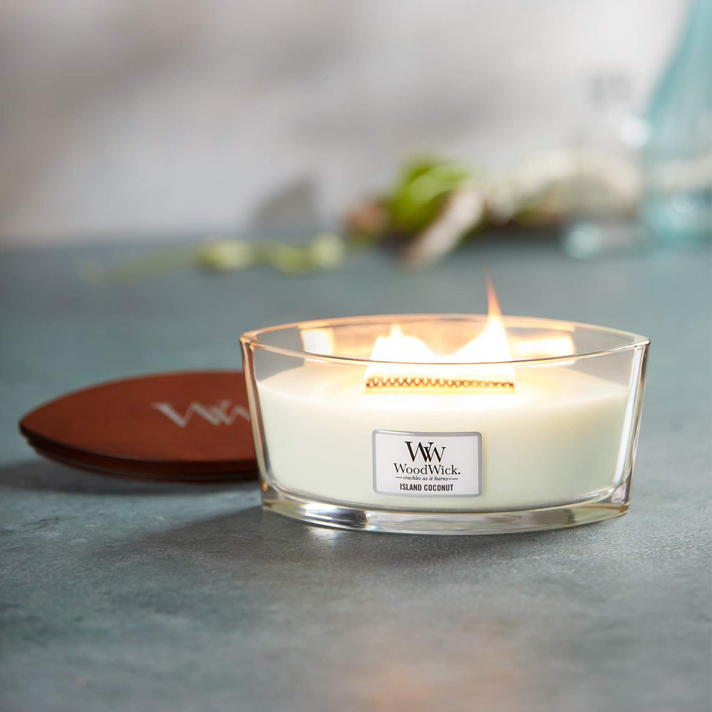 Island Coconut Scented Candle with Crackling Wick U839767